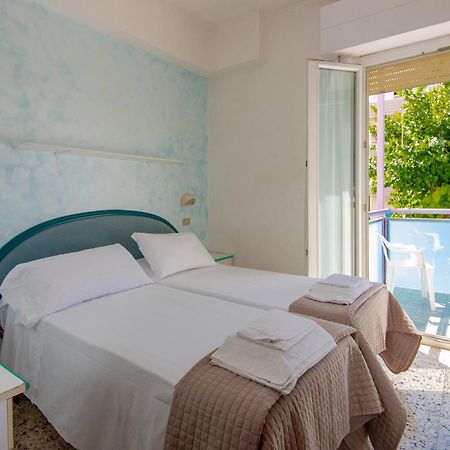Hotel Baltic Gabicce Mare Esterno foto