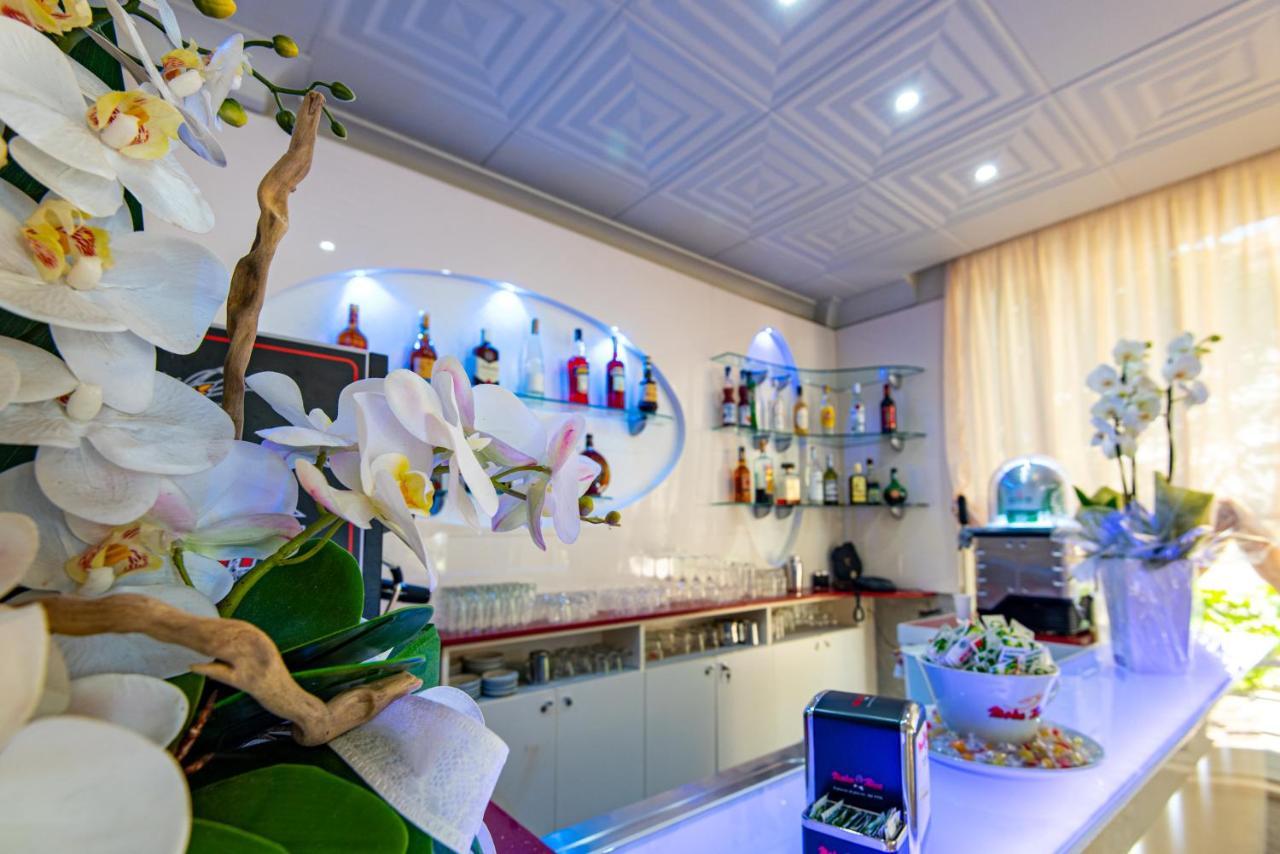 Hotel Baltic Gabicce Mare Esterno foto