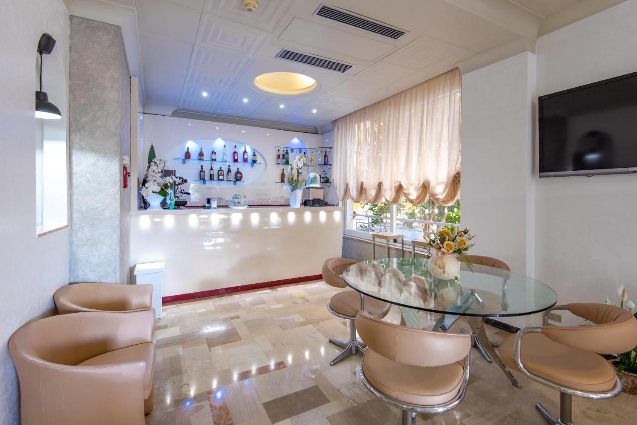Hotel Baltic Gabicce Mare Esterno foto