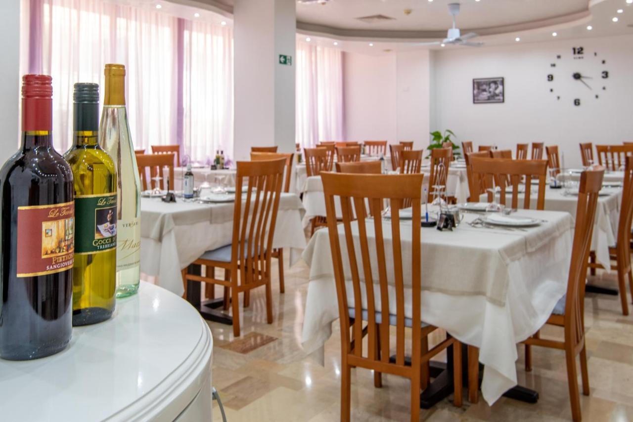 Hotel Baltic Gabicce Mare Esterno foto