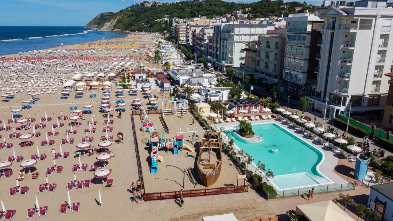 Hotel Baltic Gabicce Mare Esterno foto