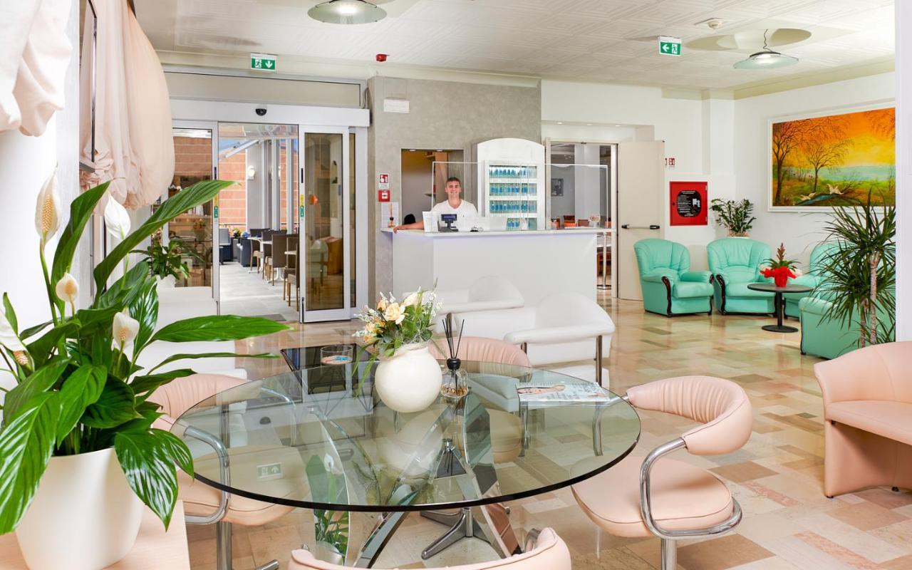Hotel Baltic Gabicce Mare Esterno foto