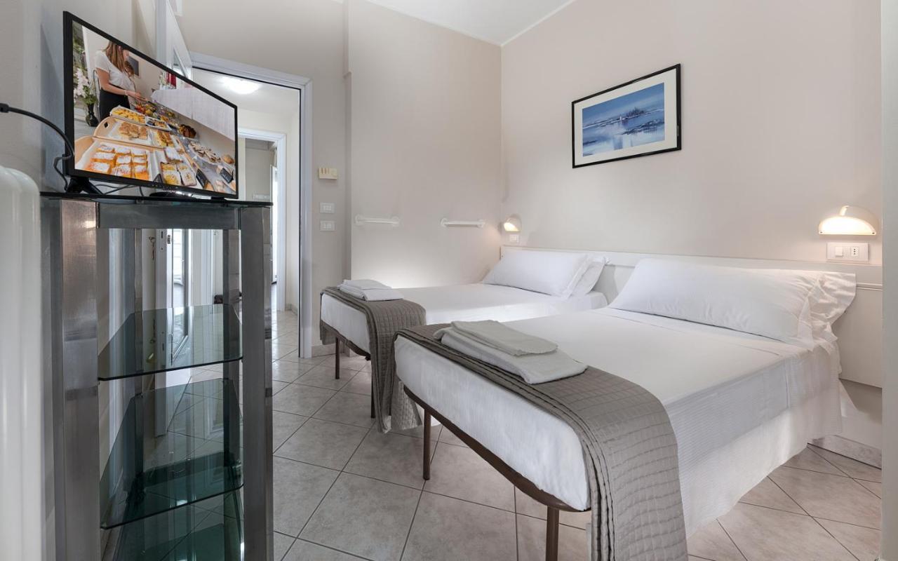 Hotel Baltic Gabicce Mare Esterno foto