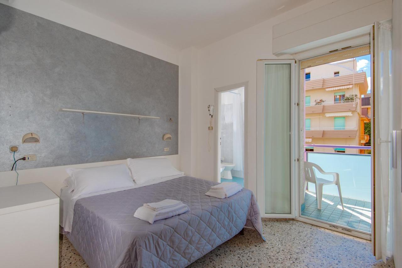 Hotel Baltic Gabicce Mare Esterno foto